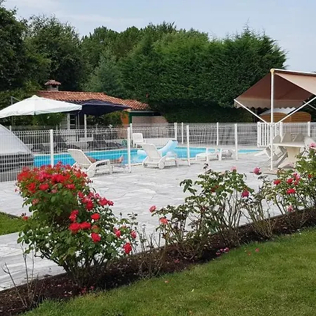 Le Cabassou Du Medoc Πανσιόν Bégadan