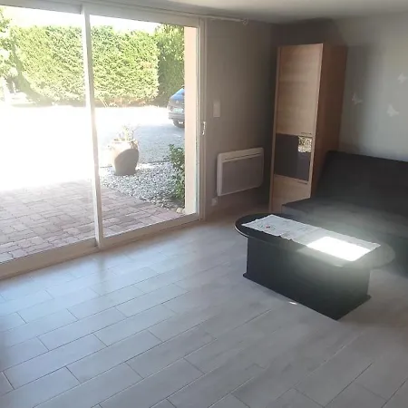 Πανσιόν Le Cabassou Du Medoc 3*