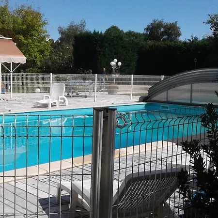 Πανσιόν Le Cabassou Du Medoc 3*